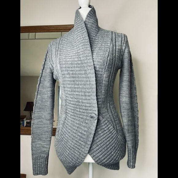 J&H Sweater Cardigan Size XS/Small, 1 button closure Grey - Picture 7 of 17